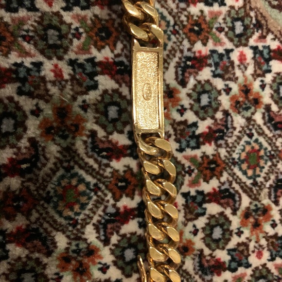 Gorgeous Chanel Bracelet - Picture 4 of 9